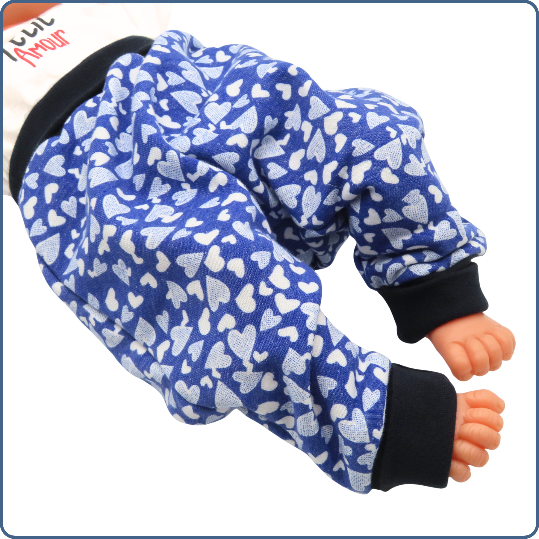 Sarouel évolutif pour bébé, créé par Terre de Baïnes, boutique zéro déchet sur le bassin d'Arcachon.