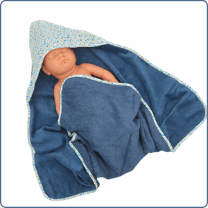 Cape de bain bébé, en tissu bambou Oeko-Tex, taille 0-4 ans, cousue main par Terre de Baïnes.