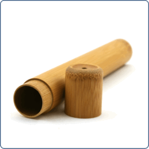 Étui en bambou pour brosse à dents – accessoire de voyage naturel.