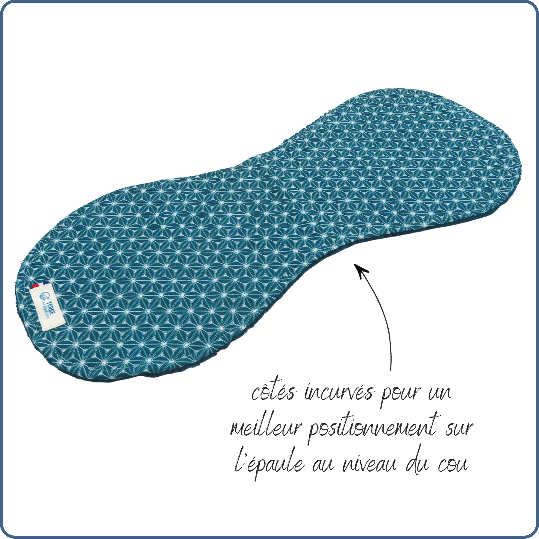 bavoir protège épaule, absorbant, incurvé, motifs géométriques verts, écologique, économique, fait main par Terre de Baïnes