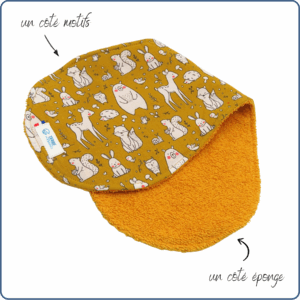 bavoir protège épaule, absorbant, incurvé, motifs animaux de la forêt, fabriqué en France par Terre de Baïnes