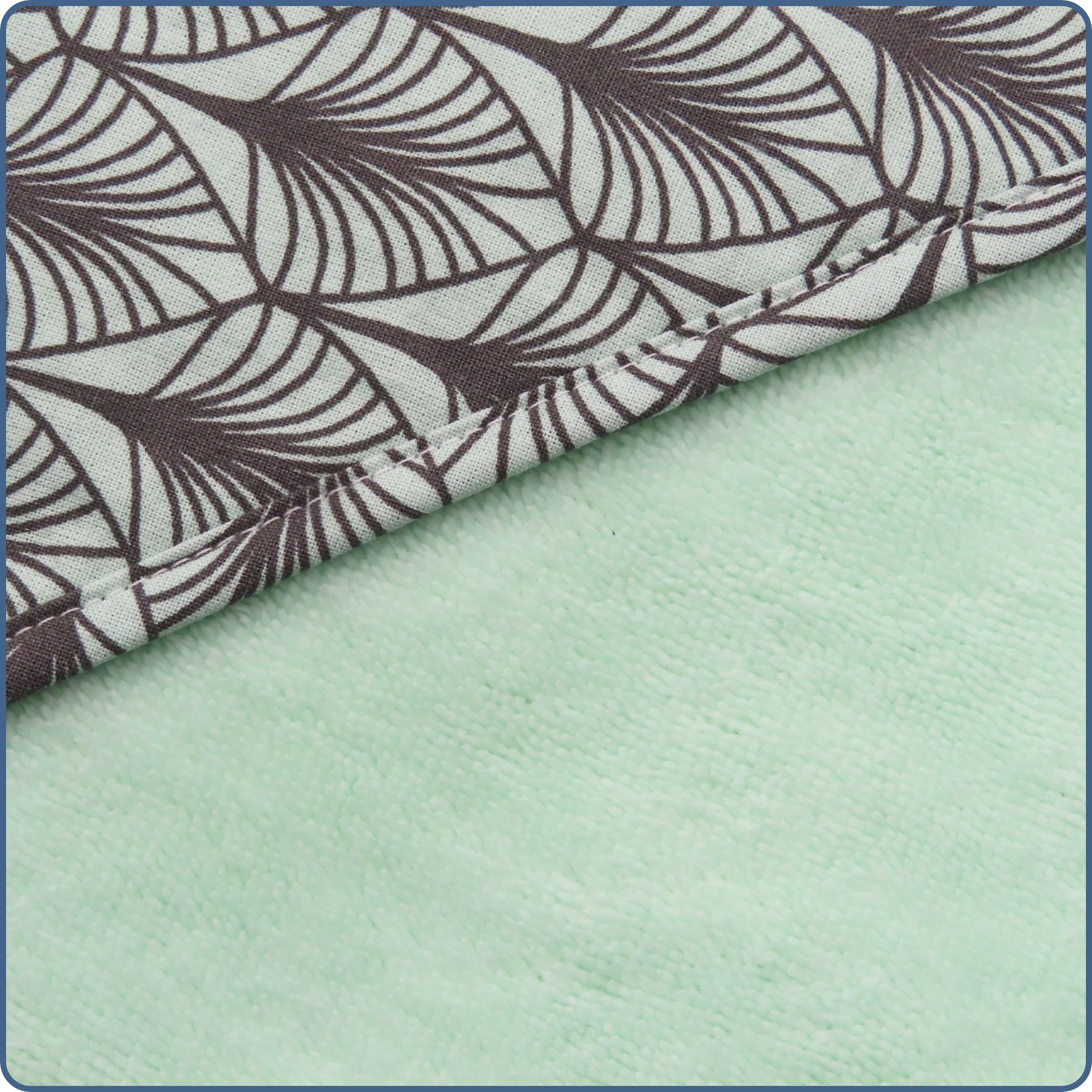 Cape de bain bébé, bambou bio, vert d'eau, taille 0-4 ans, fabriqué en France.